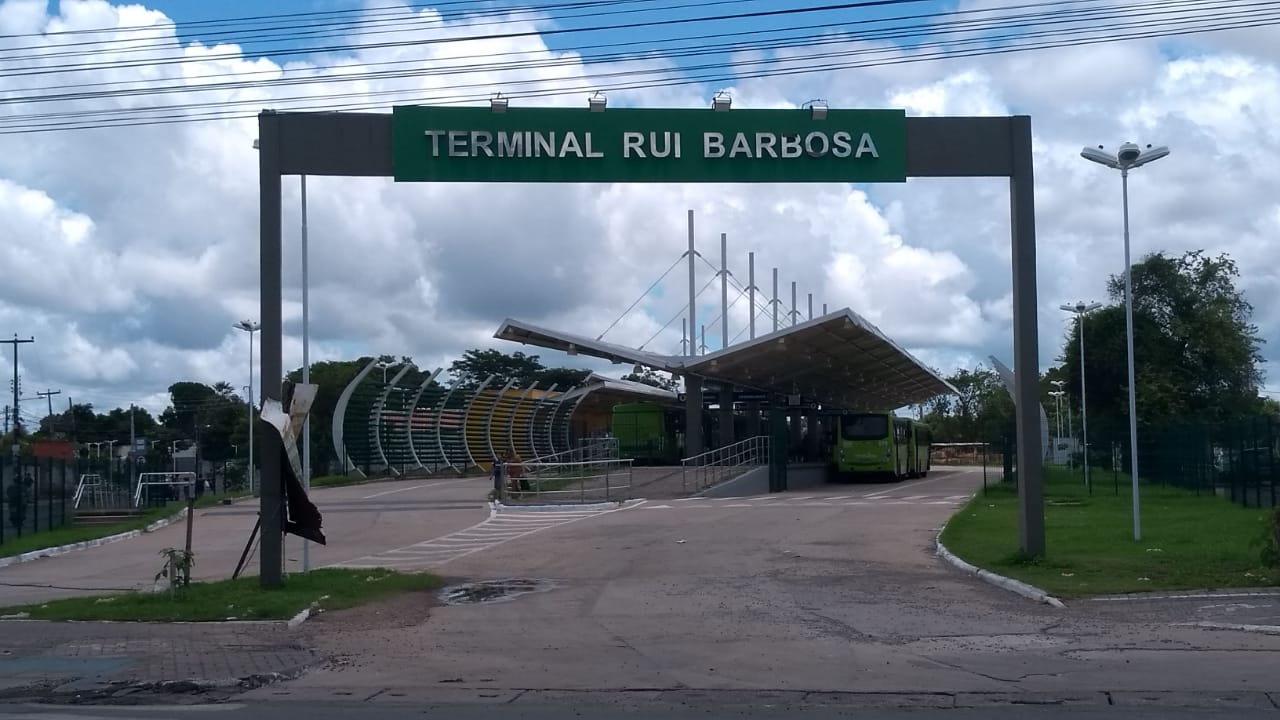 Terminal Rui Barbosa localizado no bairro São Joaquim, rua Rui Barbosa, 4223, zona norte